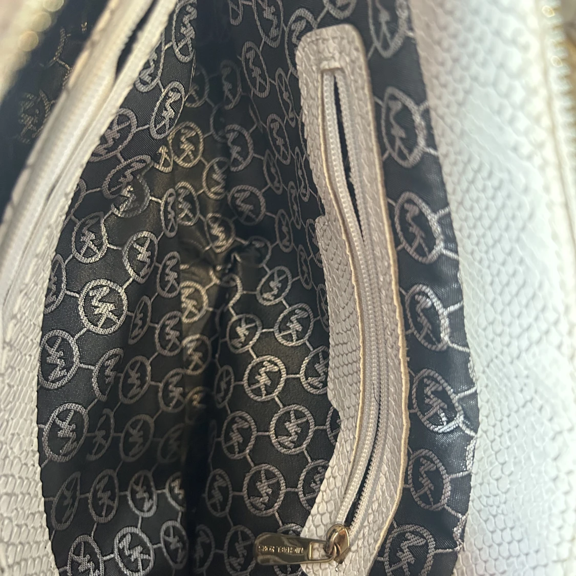 Michael kors väska  - 91