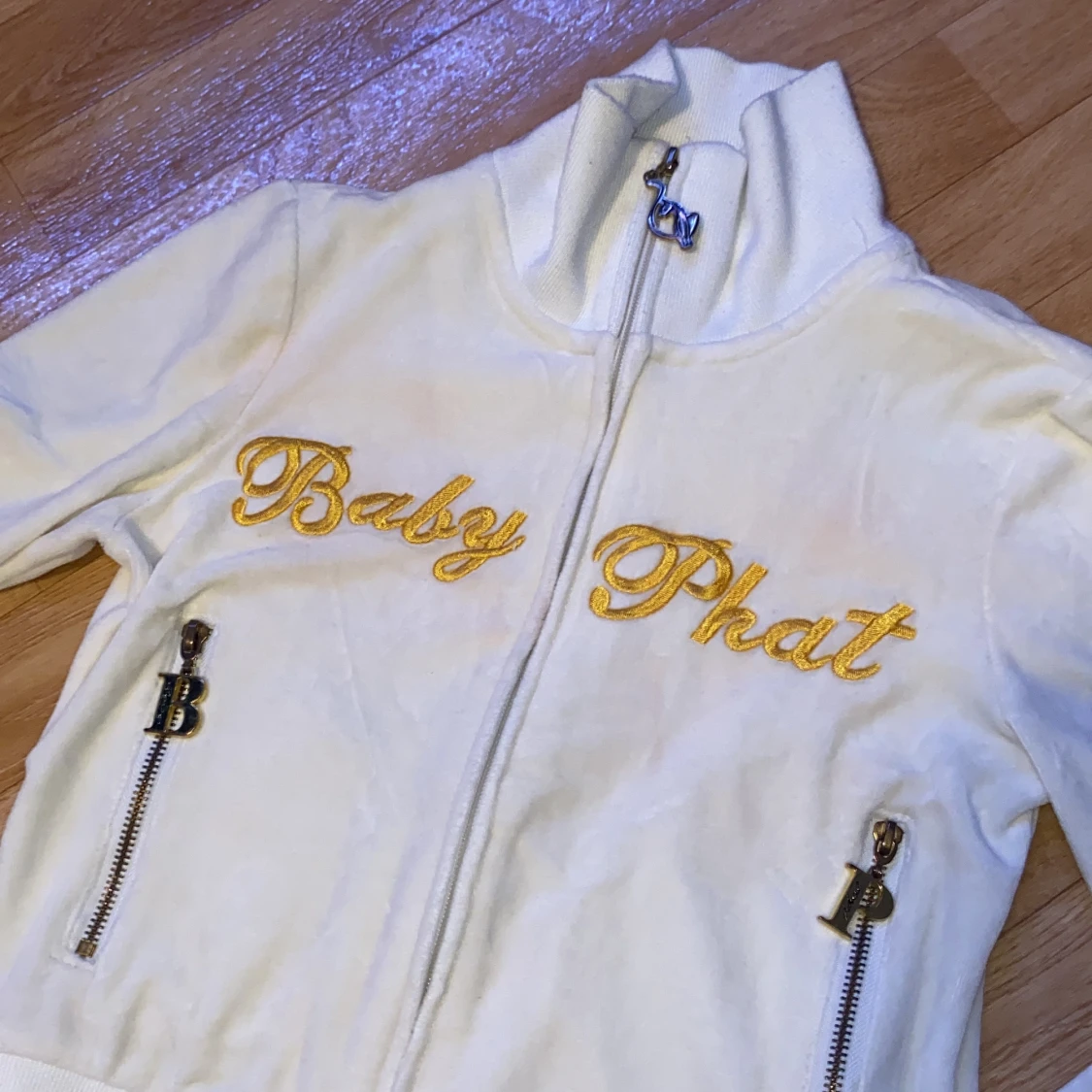 Baby Phat vit & beige zip up hoodie 💛 - 90