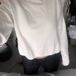 & Other Stories Tröja - Super fin & other stories tröja! Använd ett fåtal gånger.  Dm för fler frågor💗