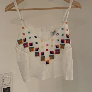 Boho topp - Linne som är i en mer bohemisk stil! Från Australien, aldrig använd. 