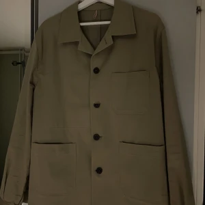 Berg&Berg jacka  - Sitter som vanlig L, använd men i gott skick