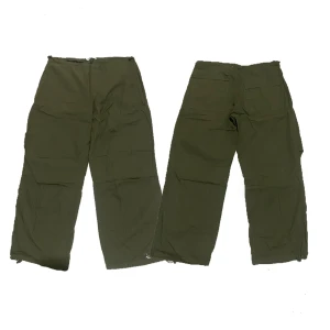 Parachute Pants  - Olivgröna Parachute Pants, Aldrig använda då de är för stora på mig 