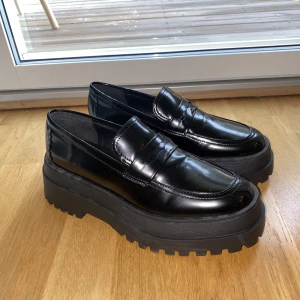 Chunky loafers  - Helt oanvända, nya loafers då dem var för små i storleken för mig! 