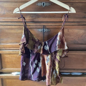 Zara topp i ny skick💞 - Superfin topp från zara, prislapp kvar och aldrig använd.  Nypris 399