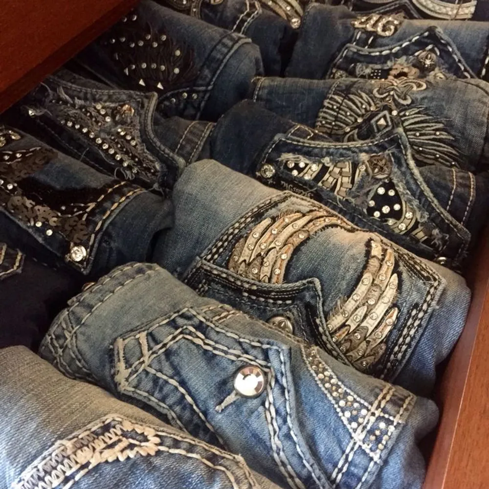 Söker miss me jeans helst i xxs-s. helst flare. Betalar helst under 900-1000. ( har nyss köpt några så är inte säker om jag vill köpa några ännu!). Jeans & Byxor.