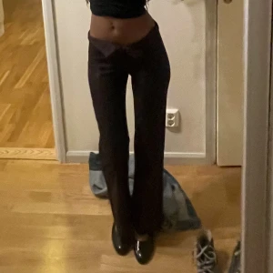 Lågmidjade kostymbyxor! - Super snygga och trendiga kostym byxor i storlek xs! Tveka inte att skriva för fler frågor 🤍