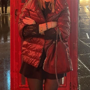 Herno jacka - Herno jacka storlek 40 italiensk storlek. Passar mig som bär 36 vanligtvis! 