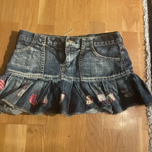 Replay miniskirt - Miniskirt som jag verkligen äkskar men den är tyvärr för liten.