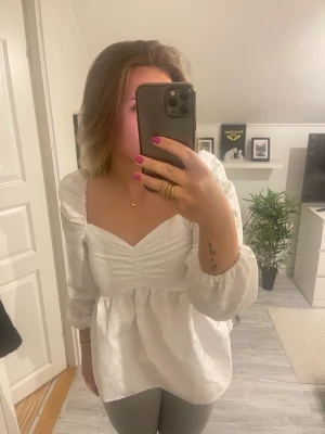 Blus bikbok - Fin blus från bikbok! Använda fåtal gånger!