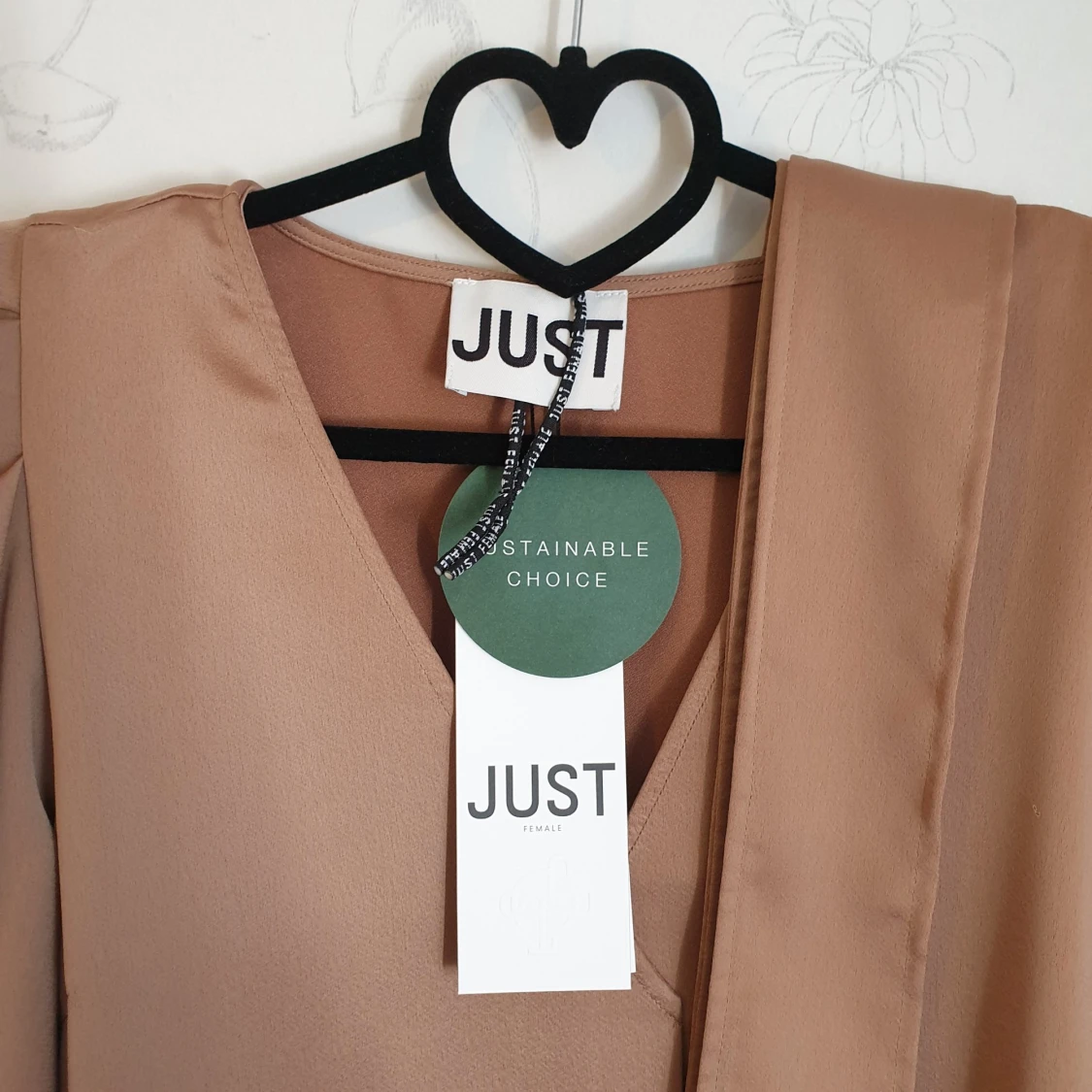 Lyxig brun satin klänning - 91