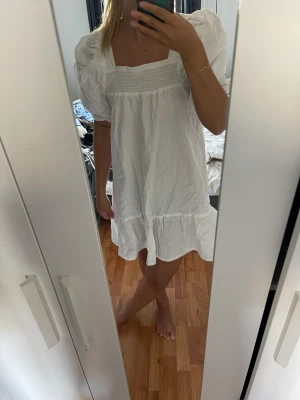 Klänning från Boohoo stl 34 - Super fin studentklänning stl 34