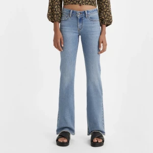 levis jeans - Jättefina jeans från levis som inte kommer till användning! Dom är för korta för min smak som är 165 men skulle passa perfekt på någon som är ca 163💘💘 köpta för 919kr
