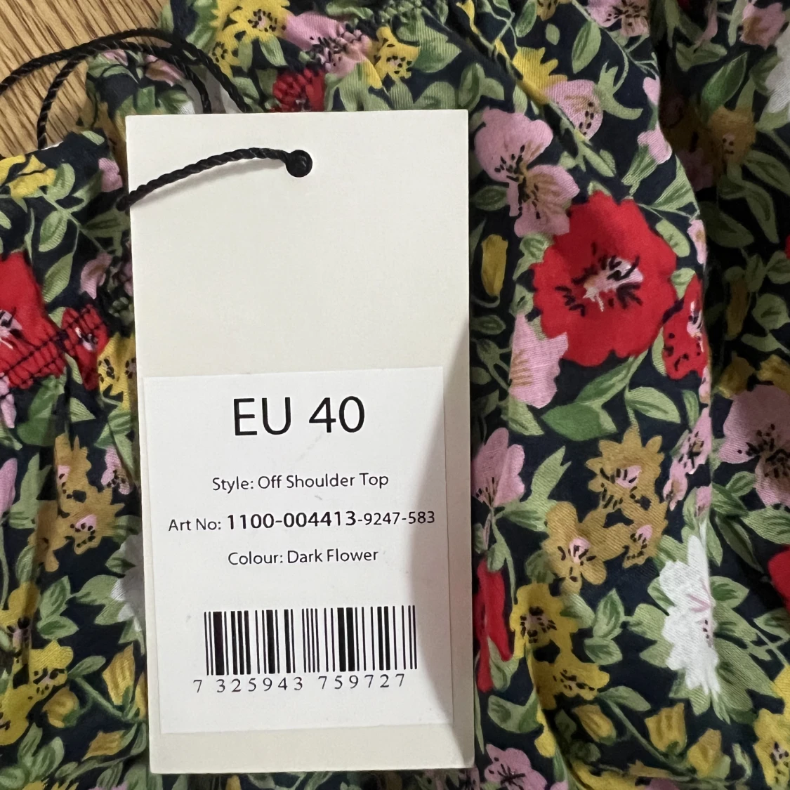 Blommig off sholder tröja  - 90