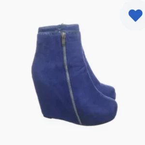 Coola klackar  - Svin snygga, som nya men tyvärr för stora. Köpt begagnat för 900kr