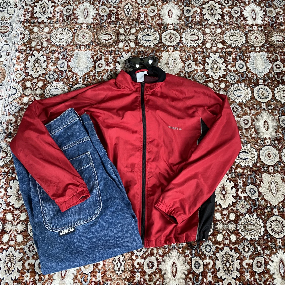 Red windbreaker - 90