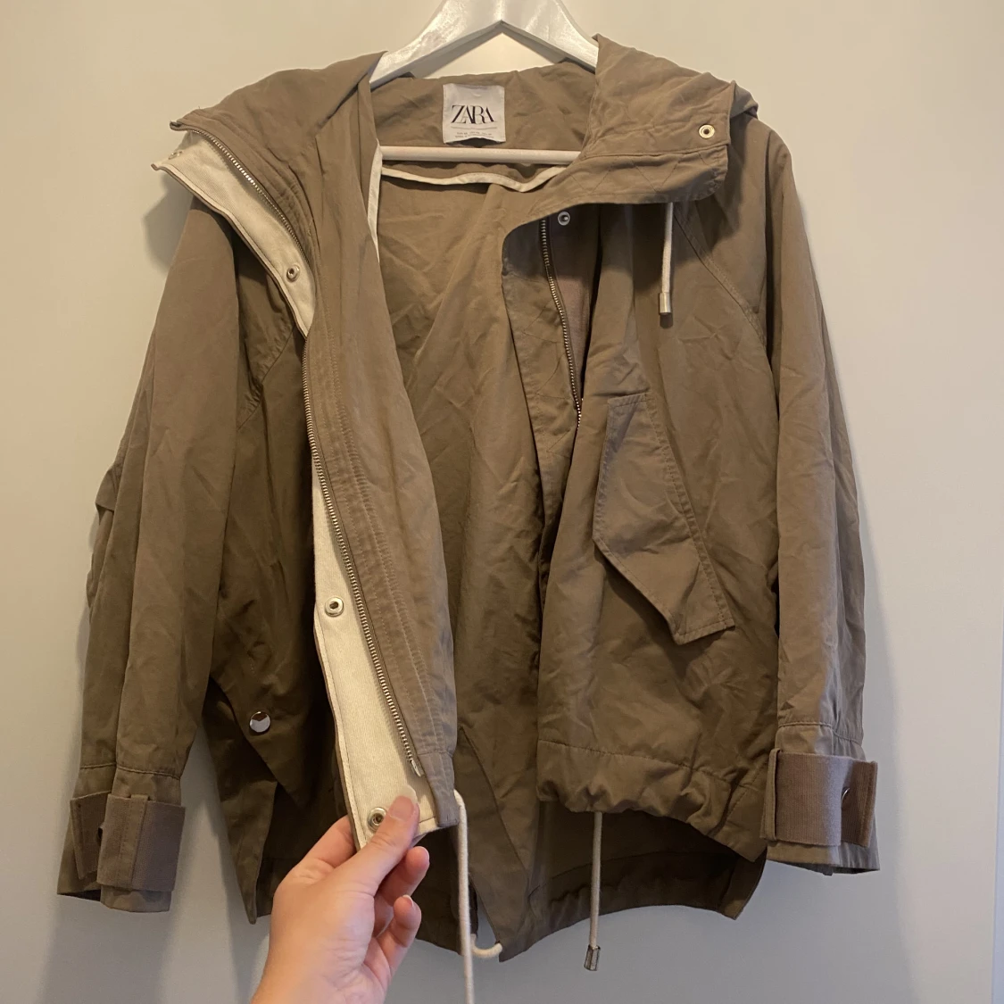 Trendig ”regnjacka” från Zara - 91