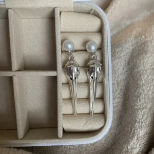 Handgjorda örhängen - As snygga handgjorda örhängen!💗 Fraktar endast via plick🫶