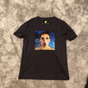 Limitato T-Shirt - Limitato T-Shirt Kemtvättad Nyskick 