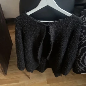 Svart kofta  - Köpt på Vinted, jätte fint skick. 
