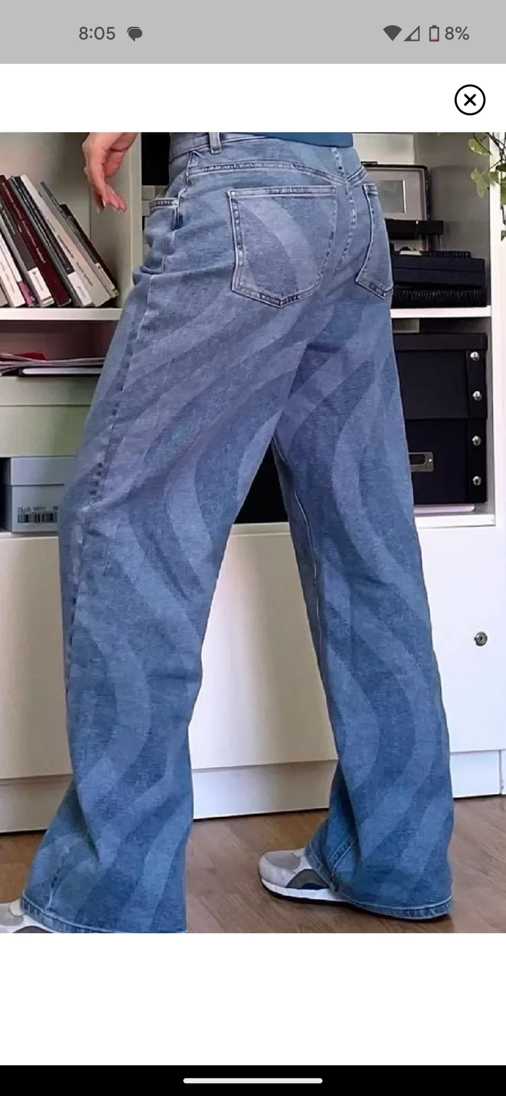 Svinsnygga mönstrade jeans! Lite baggy modell! Bild 1&2 lånade! Oanvända av mig och i jättebra skick! . Jeans & Byxor.