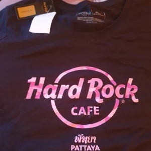 Hard rock cafe pattaya tshirt - Helt ny i påse. Storlek s  Ge mig bud💜