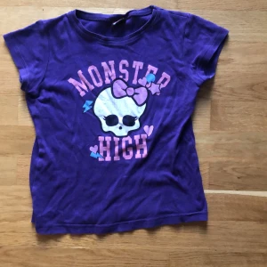 Monster Hugh top - ANVÄND INTE KÖP NU