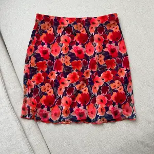 Blommig mini kjol från shein