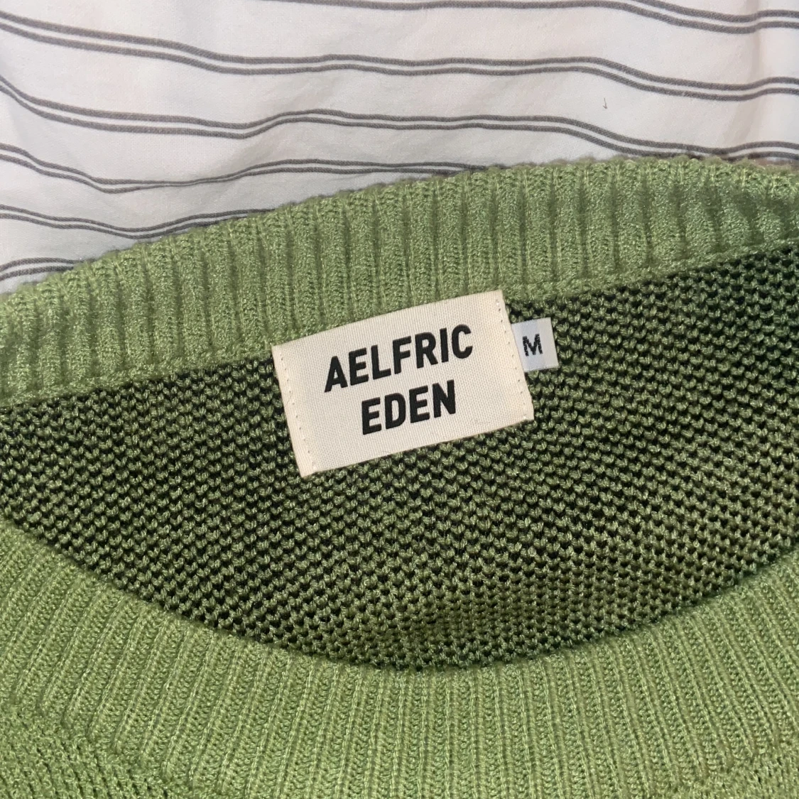 Grön stickad tröja - 90