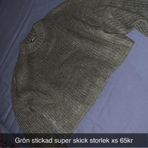 Stickad tröja  - En stickad tröja 