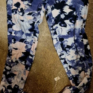 Tights - Fina mönstrade tights. Oanvända