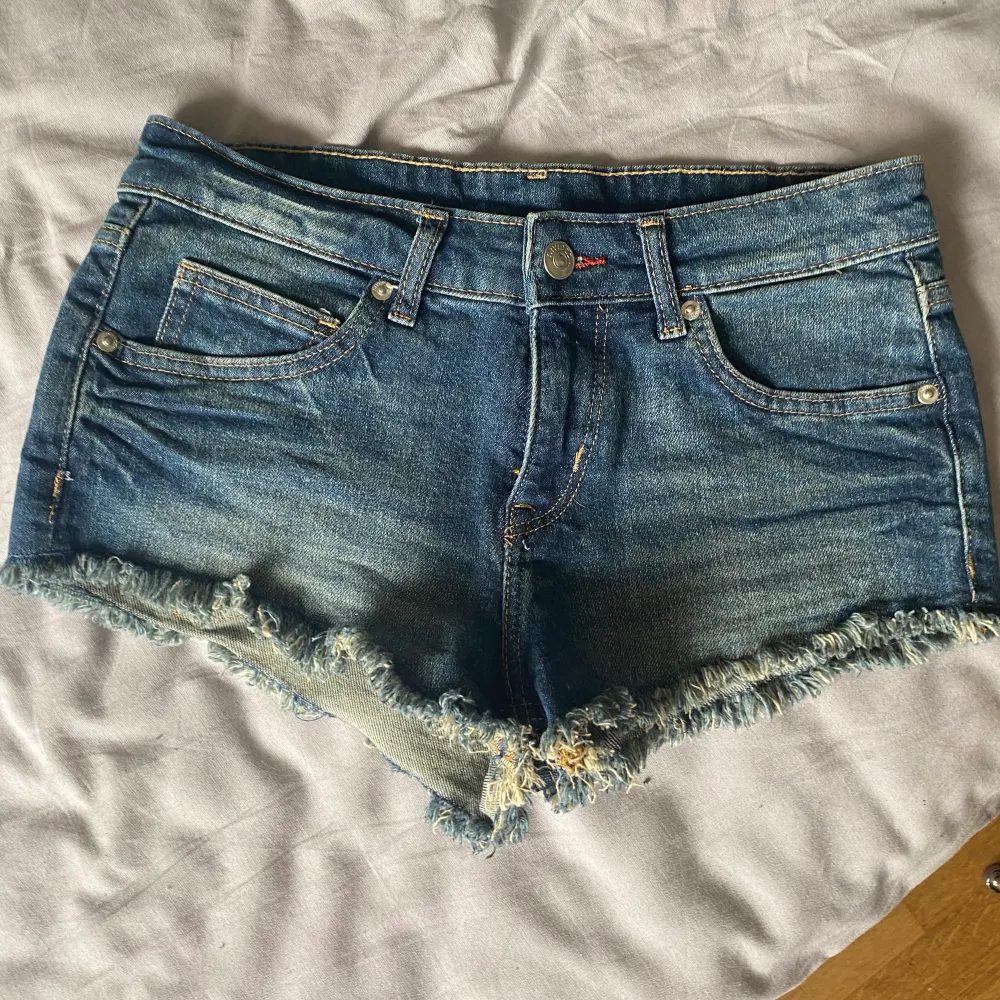 Jätte finna shorts från h&m alldrig använda köpte för ca 200 pris kan diskuteras . Jeans & Byxor.