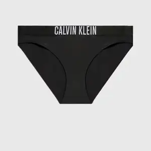 Säljer mina helt ny Calvin Klein bikini underdel i storlek xxs har aldrig använt pågrund av att jag inte riktigt gillade hur den satt på mig 