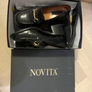 Loafers, novita  - Endast använda 1gång, köpta för runt 2000