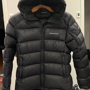Peak performance frost down jacket - Peak performance frost down jacket i nyskick🙌🏼💕💕 storlek M!