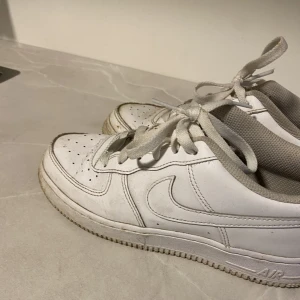 Nike air force 1  - Säljer mina airforce 1 då dem inte kommer till användning längre. 