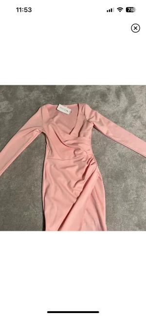 Rosa klänning  - Rosa klänning från Nelly som jag aldrig använt. 