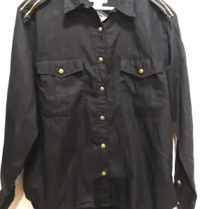 Vintage Ralph Lauren skjorta. Ny med prislappen kvar, köptes i NY 2000 talet, normal i storleken 