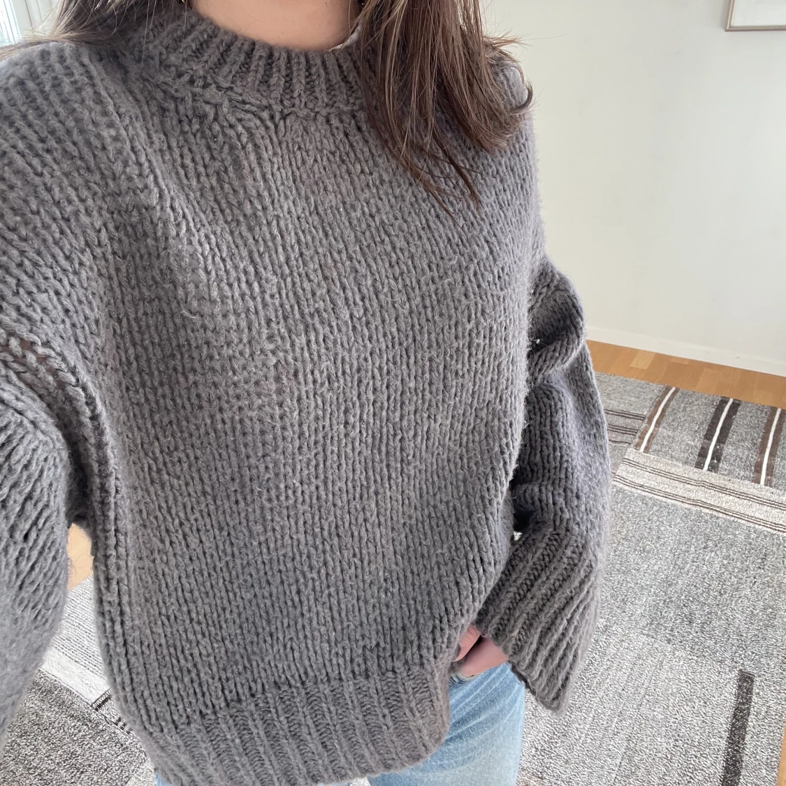 Grå stickad tröja  - 90