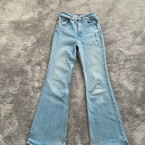 Levis jeans  - Ljus blåa jeans från Levis storlek 24 
