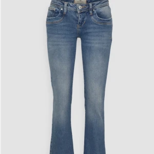 LTB jeans  - Säljer då de blivit för små, kan även byta mot en större storlek. Nypris är 909kr. Tryck inte på köp nu!! 
