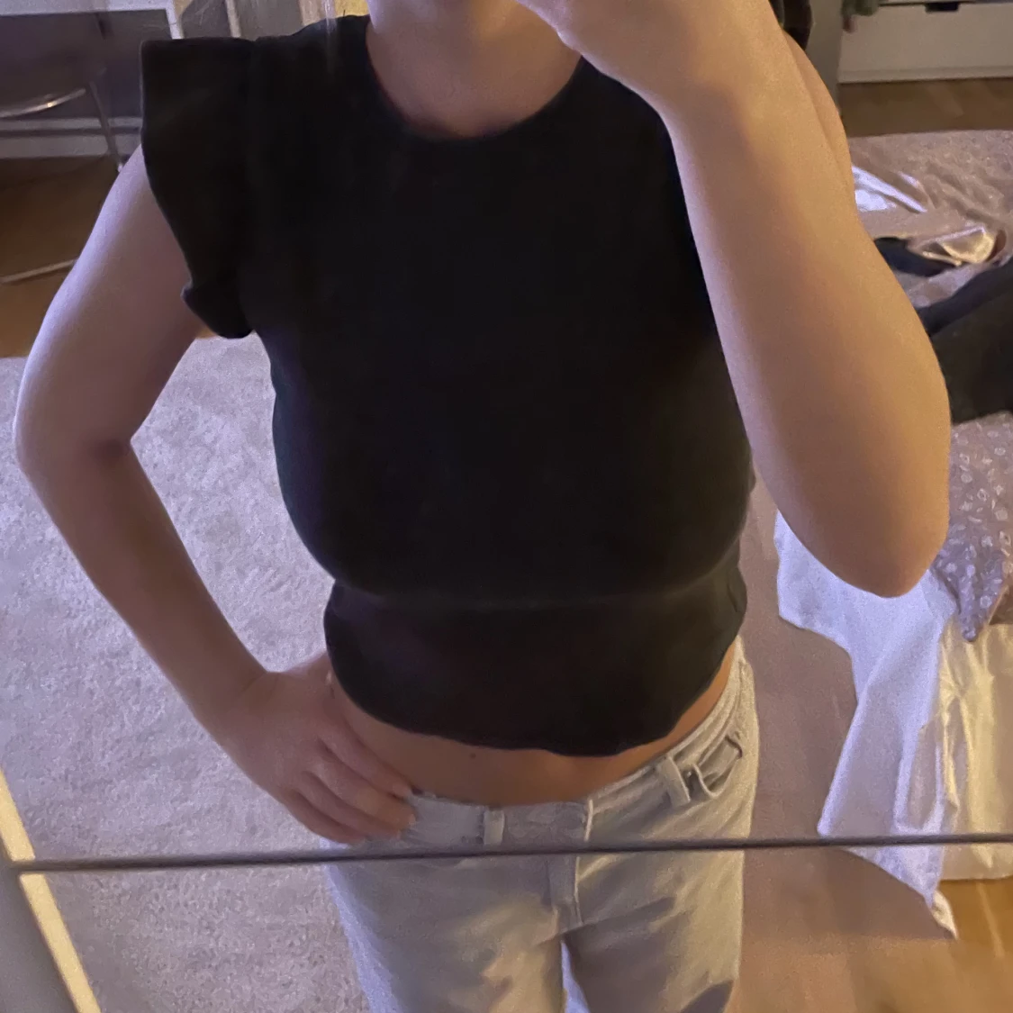 Grå topp med volang  - 91