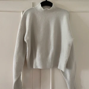 Polo stickad tröja  - Lite nopprig men annars bra skick. 