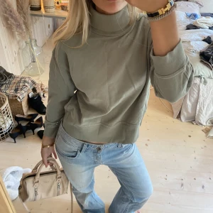 Tröja - SUPER snygg polo tröja även trekvartsärmad!!💓💓💓älskar värklugen men har tyvärr för många 