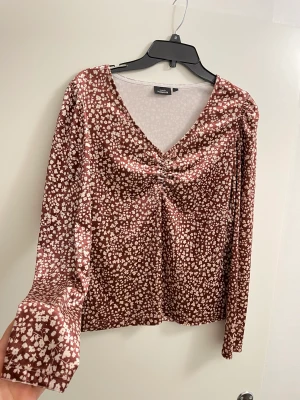 Bluse storlek M - Bluse storlek M