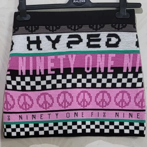 Mini skirt - Kort, stickad kjol. Aldrig använd, endast provad. 