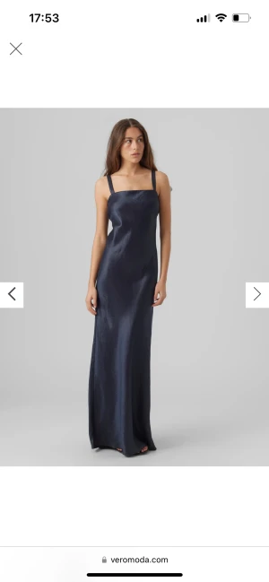 Klänning - Helt ny vero moda x Mathilde Gohler klänning med lapp kvar i storlek S. Jättefin klänning som var tänkt till bal men är lite stor runt bysten (köpt för 699kr)