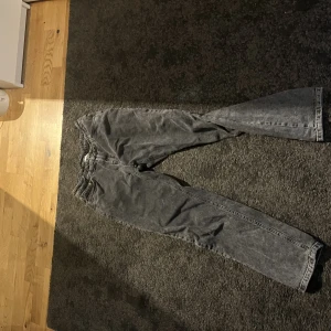 Grunt jeans grå st28 - Grunt jeans grå st 28