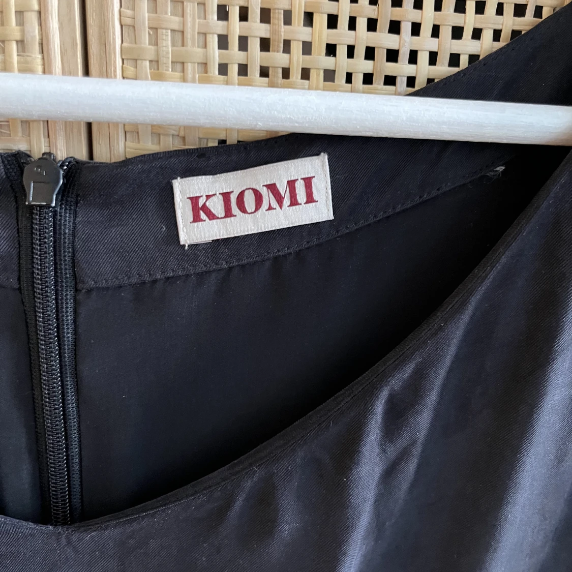 Svart klänning från Kiomi - 90