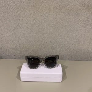 Chimi 007 - Säljer mina snygga chimis 007. Perfekta nu inför sommaren. Box, påse och duk medföljs.