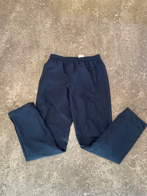 Adidas byxa storlek S - Adidas byxa storlek S